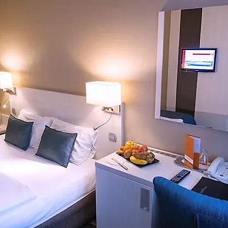 Azur - Hostaid Apartment *