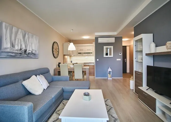 Azur - Hostaid Appartamento *